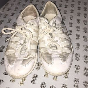 Cheer shoes